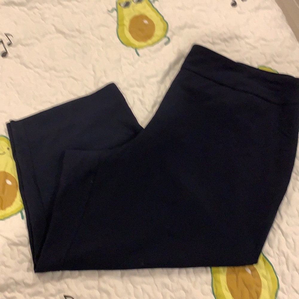 Like new elastic waist capris